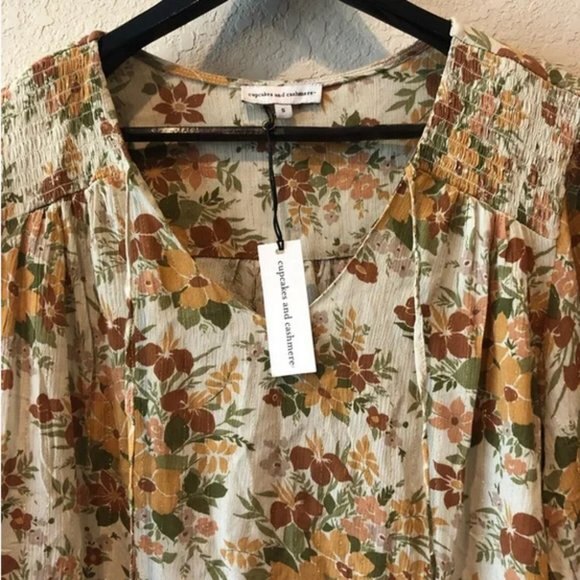 Cupcakes & Cashmere Floral Print Peasant Tie-Neck Blouse Top (NWT) - Picture 2 of 7